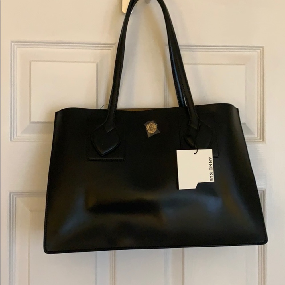Anne Klein tote w small takeout purse